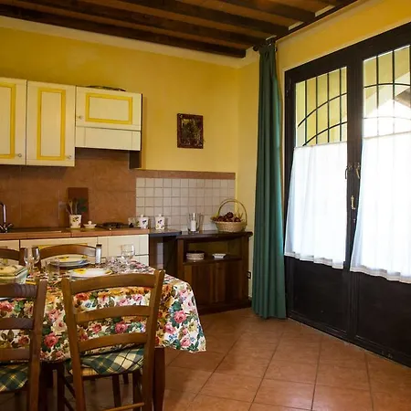Il Frutteto Holiday home Lari